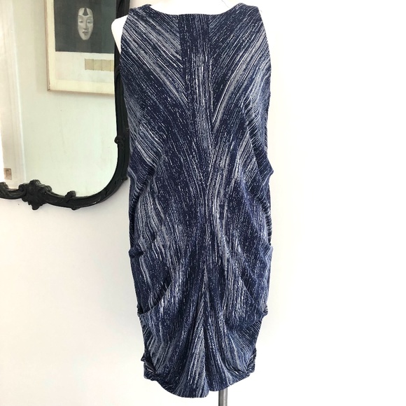 Vivienne Tam Navy & White Ruched Shift Dress - Picture 1 of 7